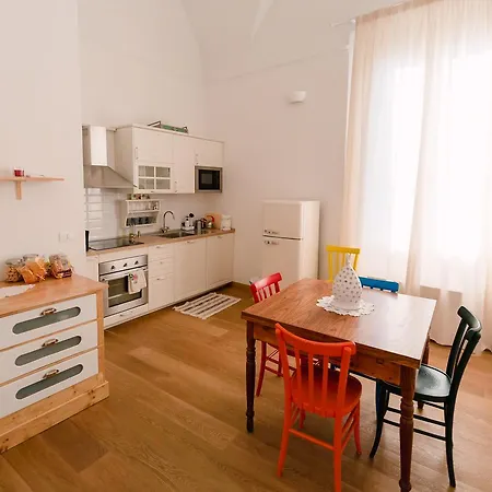 Grande, Moderno In Edificio Storico Apartment *